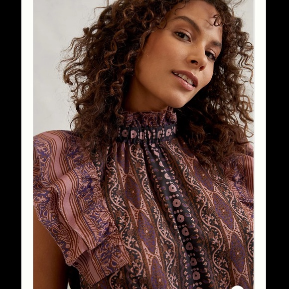 Caricia Ruffled Blouse - Picture 5 of 11